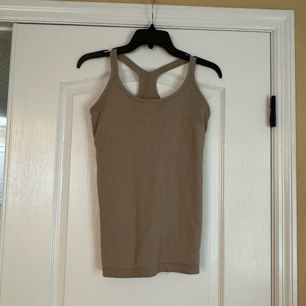 Lululemon Ebb to street tank